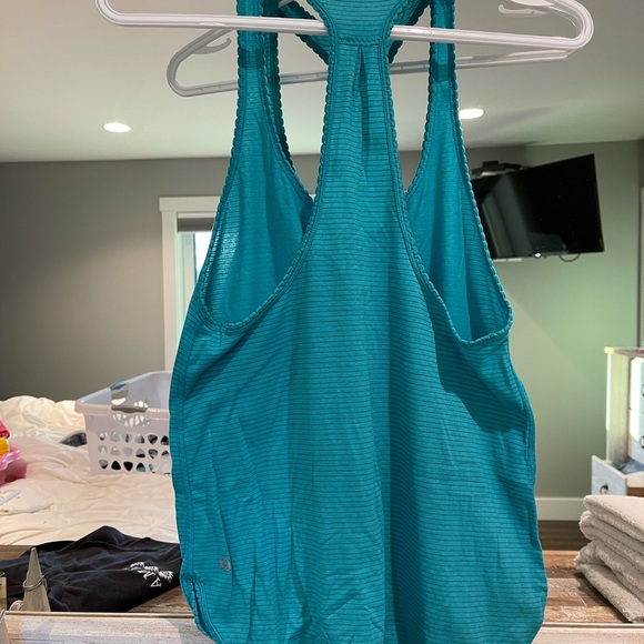 Teal racer back flowy tank - Picture 2 of 3